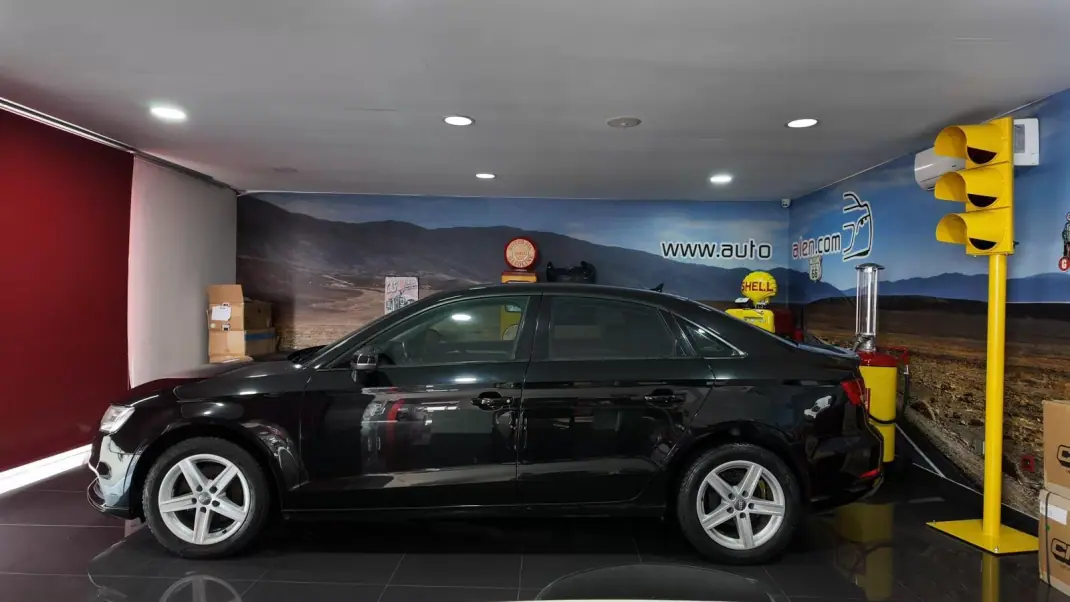 Audi A3 Limousine 2017 - 20500 EUR, 61500 km - AUTO.MOTO.pt - 61500km - foto 1 de 21