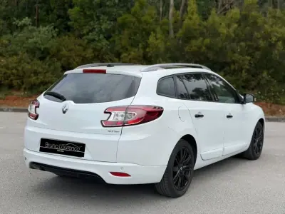 Renault Mégane 2010 - 5900 EUR, 215894 km - AUTO.MOTO.pt - 215894km - foto 5 de 22