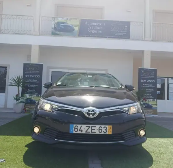 Toyota Auris 2015 - 10950 EUR, 184300 km - AUTO.MOTO.pt - 184300km - foto 2 de 13