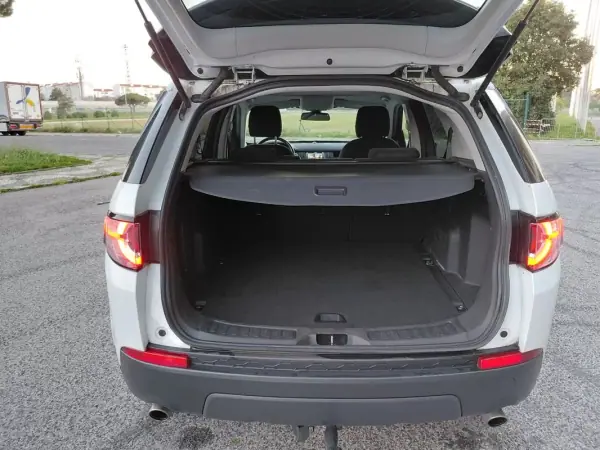 Land Rover Discovery Sport 2017 - 17490 EUR, 112912 km - AUTO.MOTO.pt - 112912km - foto 6 de 26