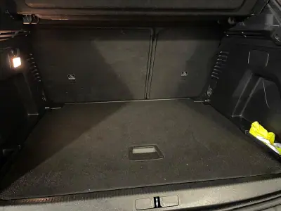 Peugeot 3008 2021 - 19900 EUR, 89000 km - AUTO.MOTO.pt - 89000km - foto 31 de 32