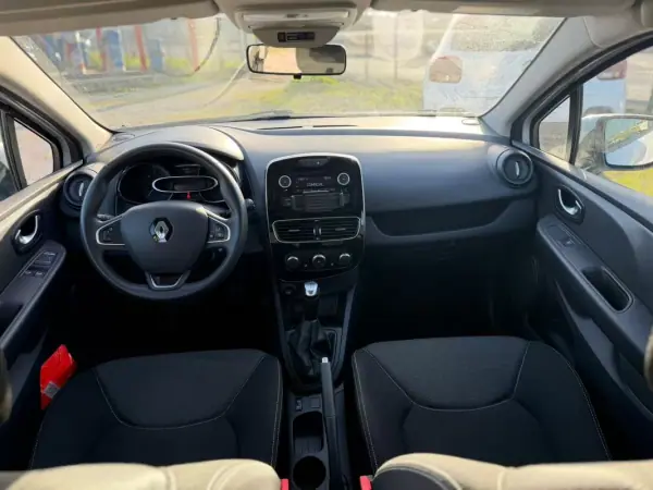 Renault Clio 2017 - 9690 EUR, 117000 km - AUTO.MOTO.pt - 117000km - foto 5 de 16