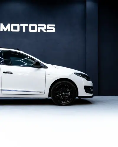 Renault Mégane 2014 - 9500 EUR, 220000 km - AUTO.MOTO.pt - 220000km - foto 12 de 28