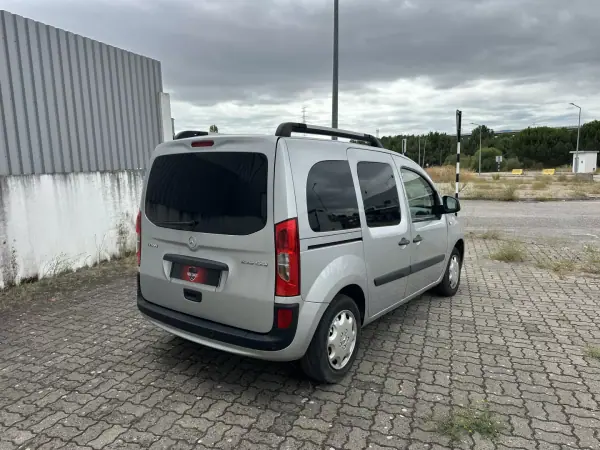 Mercedes-Benz Citan 2014 - 10990 EUR, 239000 km - 239000km - foto 4 de 17
