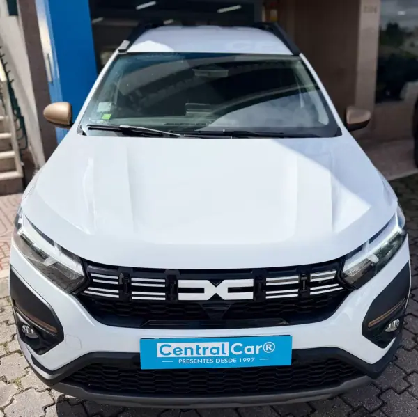 Dacia Jogger 2025 - 18950 EUR, 41000 km - AUTO.MOTO.pt - 41000km - foto 4 de 26