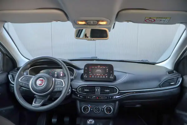 Fiat Tipo 2021 - 12250 EUR, 61465 km - AUTO.MOTO.pt - 61465km - foto 18 de 26