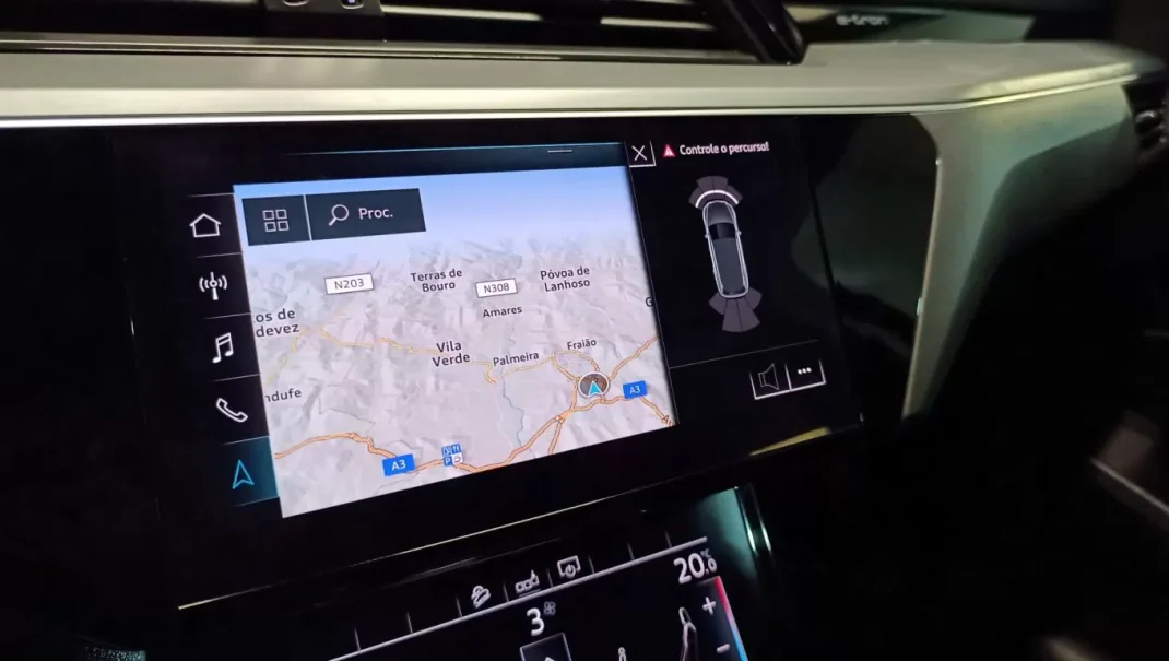 Audi e-tron 2019 - 42900 EUR, 78950 km - AUTO.MOTO.pt - 78950km - foto 9 de 58
