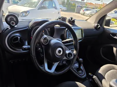 Smart ForTwo 2020 - 13750 EUR, 69200 km - 69200km - foto 7 de 11