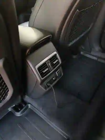 Renault Koleos 2017 - 22500 EUR, 156000 km - AUTO.MOTO.pt - 156000km - foto 10 de 15