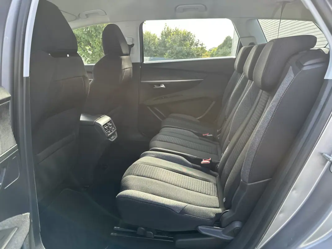 Peugeot 5008 2017 - 14900 EUR, 200000 km - 200000km - foto 54 de 63