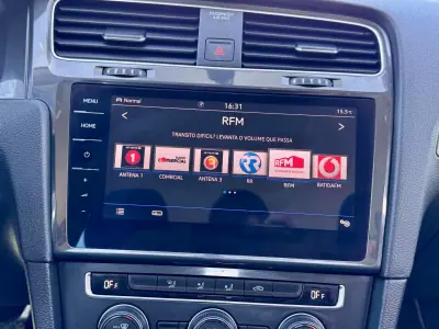 Volkswagen e-Golf 2019 - 16500 EUR, 70000 km - AUTO.MOTO.pt - 70000km - foto 11 de 18