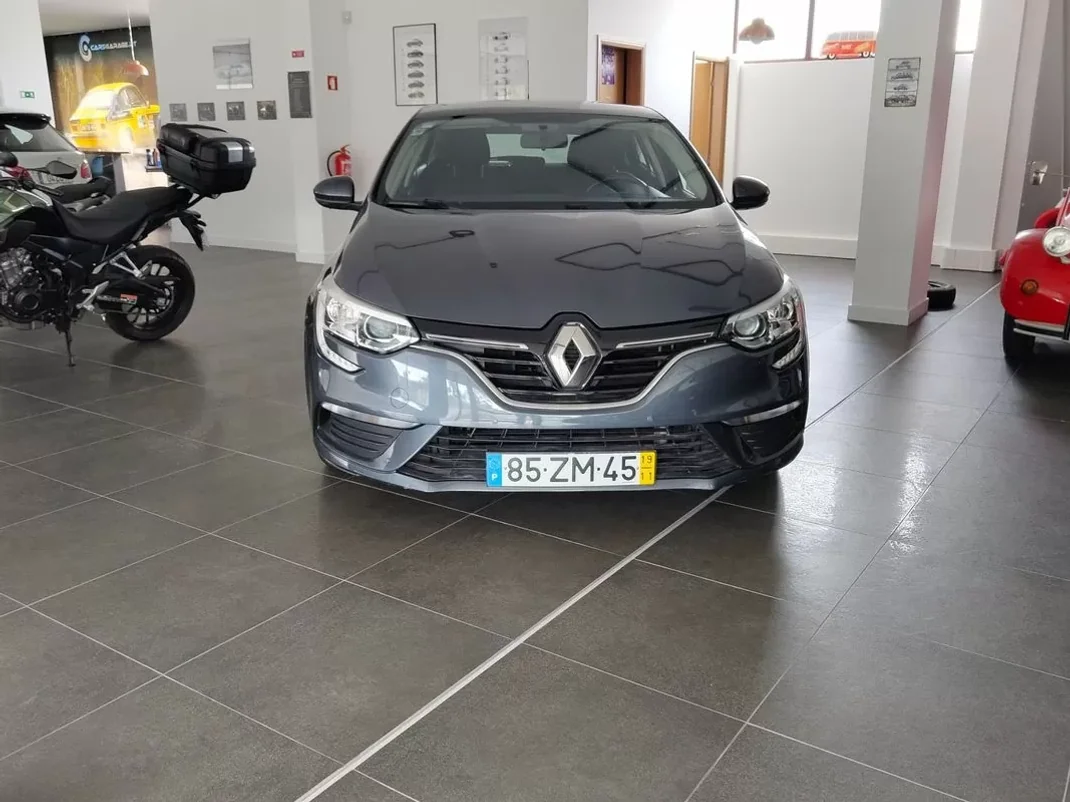 Renault Mégane 2019 - 13490 EUR, 113000 km - AUTO.MOTO.pt - 113000km - foto 10 de 14