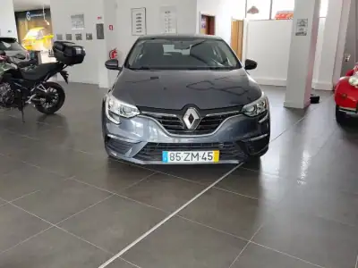 Renault Mégane 2019 - 13490 EUR, 113000 km - AUTO.MOTO.pt - 113000km - foto 10 de 14