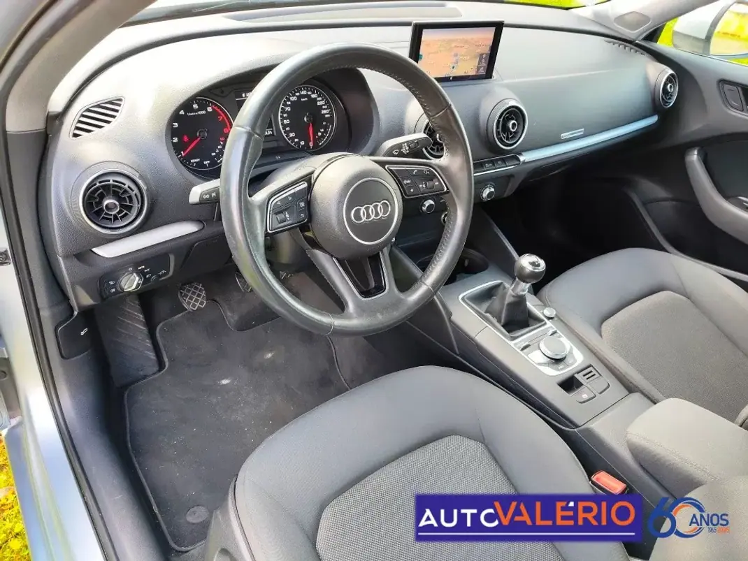 Audi A3 Sportback 2019 - 18950 EUR, 88596 km - AUTO.MOTO.pt - 88596km - foto 9 de 34