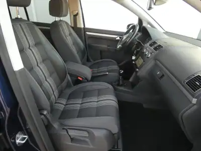 Volkswagen Touran 2012 - 16999 EUR, 182000 km - AUTO.MOTO.pt - 182000km - foto 10 de 28