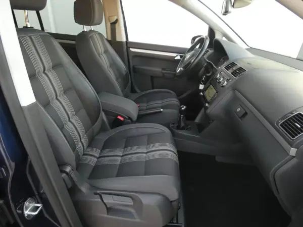 Volkswagen Touran 2012 - 16999 EUR, 182000 km - AUTO.MOTO.pt - 182000km - foto 10 de 28