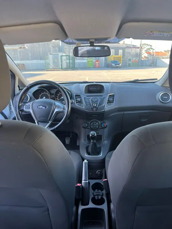 Ford Fiesta 2015 - 5490 EUR, 150000 km - 150000km - foto 10 de 13