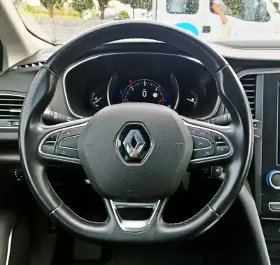 Renault Mégane 2020 - 18990 EUR, 82646 km - AUTO.MOTO.pt - 82646km - foto 18 de 23