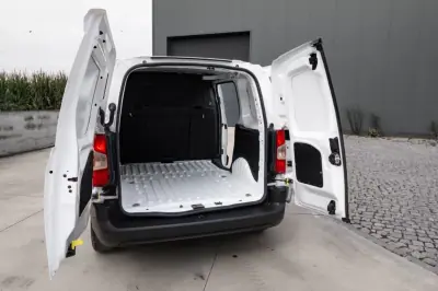 Citroën Berlingo hdi 2021 - 14900 EUR, 116000 km - AUTO.MOTO.pt - 116000km - foto 5 de 23
