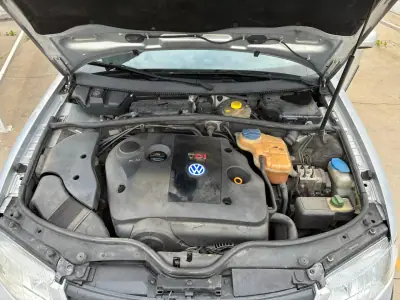 Volkswagen Passat Variant 2000 - 1999 EUR, 500000 km - AUTO.MOTO.pt - 500000km - foto 11 de 20