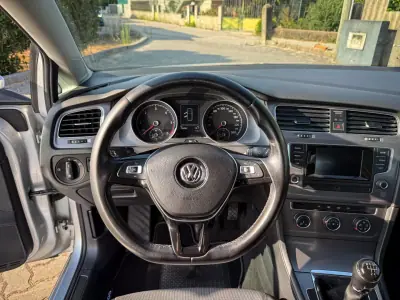Volkswagen Golf 2013 - 10800 EUR, 256000 km - AUTO.MOTO.pt - 256000km - foto 6 de 12