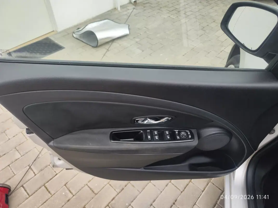 Renault Mégane 2013 - 5980 EUR, 251000 km - 251000km - foto 19 de 36