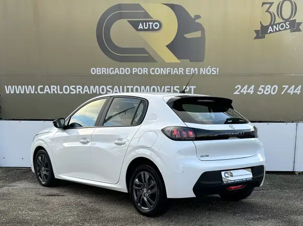Peugeot 208 2022 - 15400 EUR, 104860 km - AUTO.MOTO.pt - 104860km - foto 3 de 9