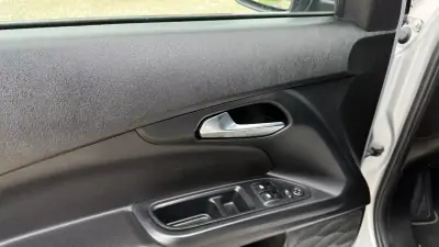 Fiat Tipo Station Wagon 2019 - 12750 EUR, 75000 km - AUTO.MOTO.pt - 75000km - foto 14 de 32