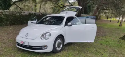 Volkswagen New Beetle 2015 - 14950 EUR, 156200 km - AUTO.MOTO.pt - 156200km - foto 20 de 39