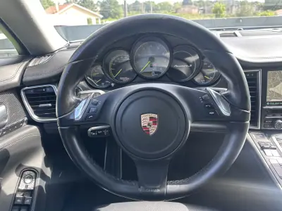 Porsche Panamera 2015 - 35000 EUR, 159000 km - AUTO.MOTO.pt - 159000km - foto 56 de 67