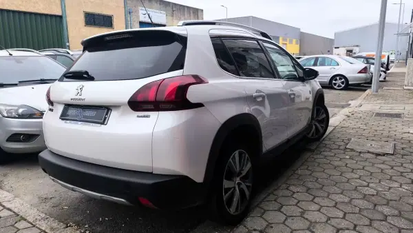 Peugeot 2008 2017 - 9900 EUR, 113000 km - AUTO.MOTO.pt - 113000km - foto 3 de 15