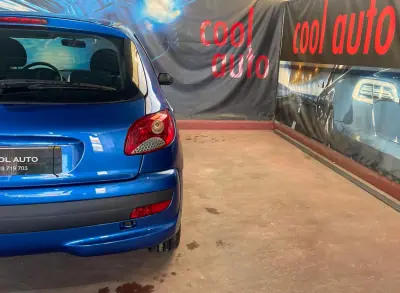 Peugeot 206 2011 - 4999 EUR, 127000 km - AUTO.MOTO.pt - 127000km - foto 14 de 34