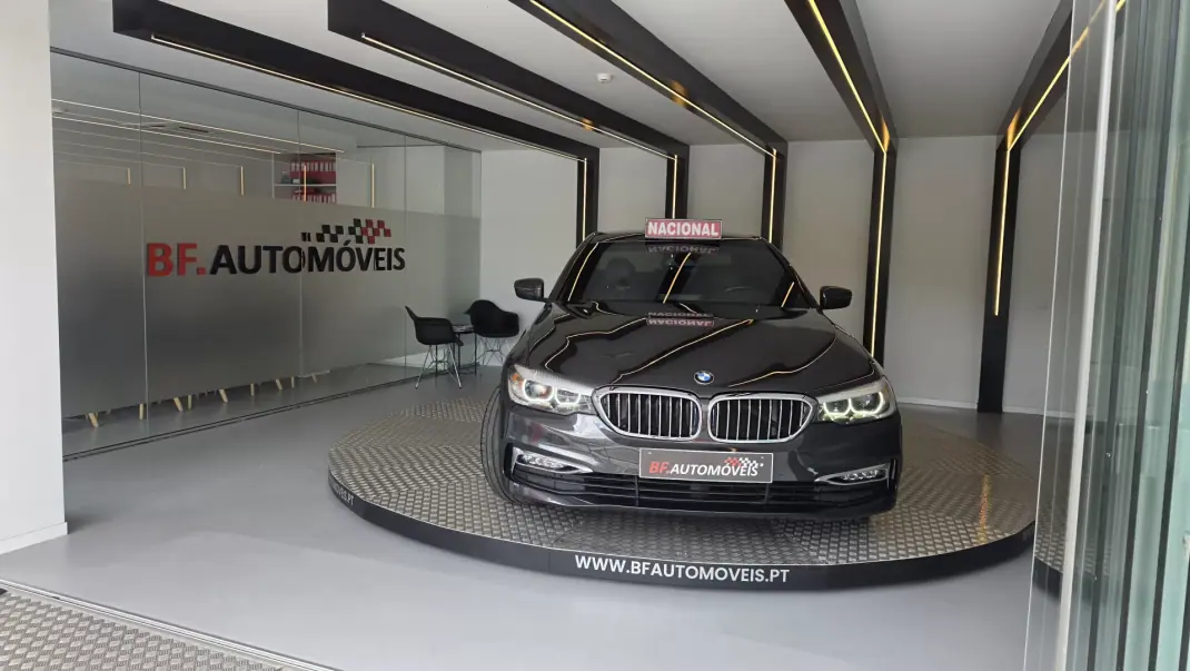 BMW 530 2017 - 21900 EUR, 230206 km - AUTO.MOTO.pt - 230206km - foto 10 de 58