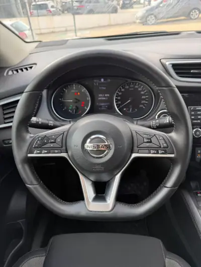 Nissan Qashqai 2018 - 18990 EUR, 111000 km - AUTO.MOTO.pt - 111000km - foto 4 de 39