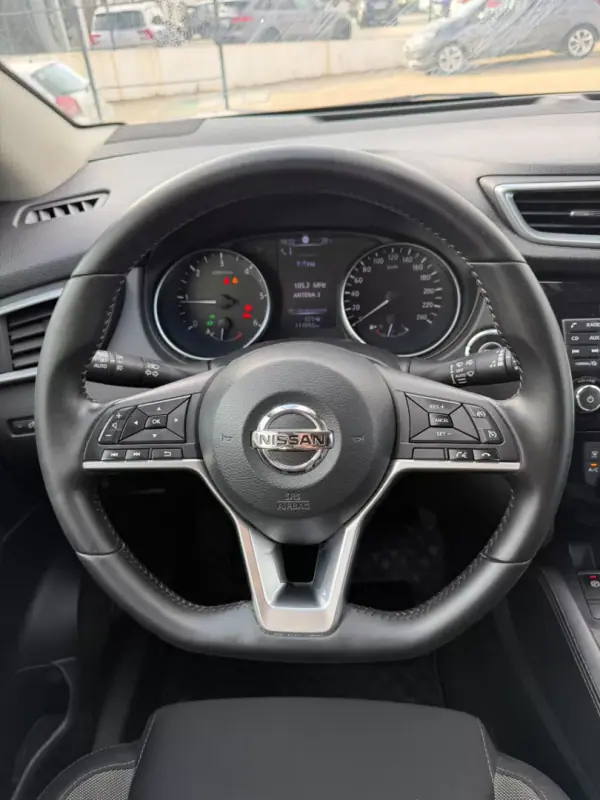 Nissan Qashqai 2018 - 18990 EUR, 111000 km - AUTO.MOTO.pt - 111000km - foto 4 de 39