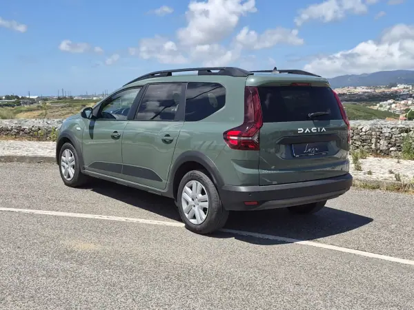 Dacia Jogger 2024 - 18990 EUR, 65878 km - AUTO.MOTO.pt - 65878km - foto 6 de 25