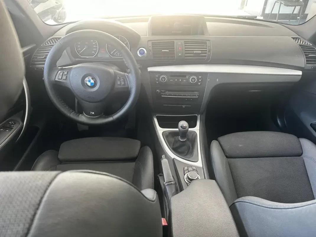BMW 118 2009 - 9890 EUR, 176194 km - 176194km - foto 12 de 25