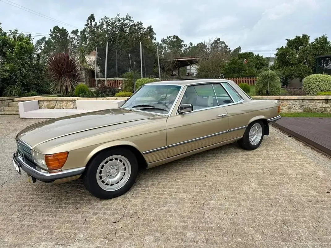 Mercedes-Benz R107 (1971-1989) 1977 - 29900 EUR, 84000 km - AUTO.MOTO.pt - 84000km - foto 5 de 12
