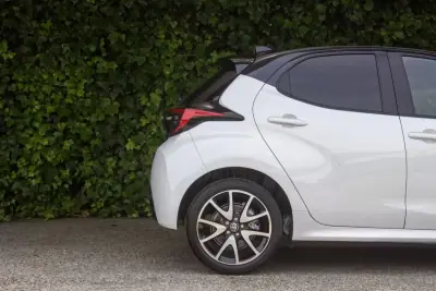 Toyota Yaris 2021 - 22900 EUR, 16000 km - AUTO.MOTO.pt - 16000km - foto 4 de 17