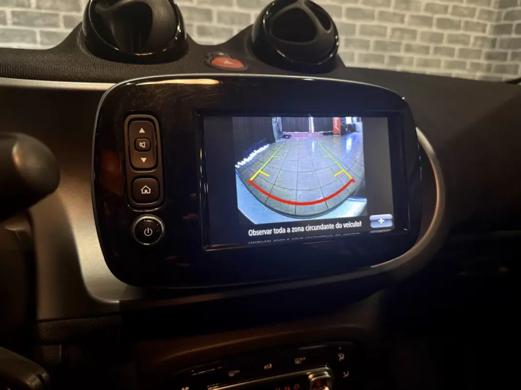 Smart ForFour 2018 - 11990 EUR, 58000 km - AUTO.MOTO.pt - 58000km - foto 12 de 18