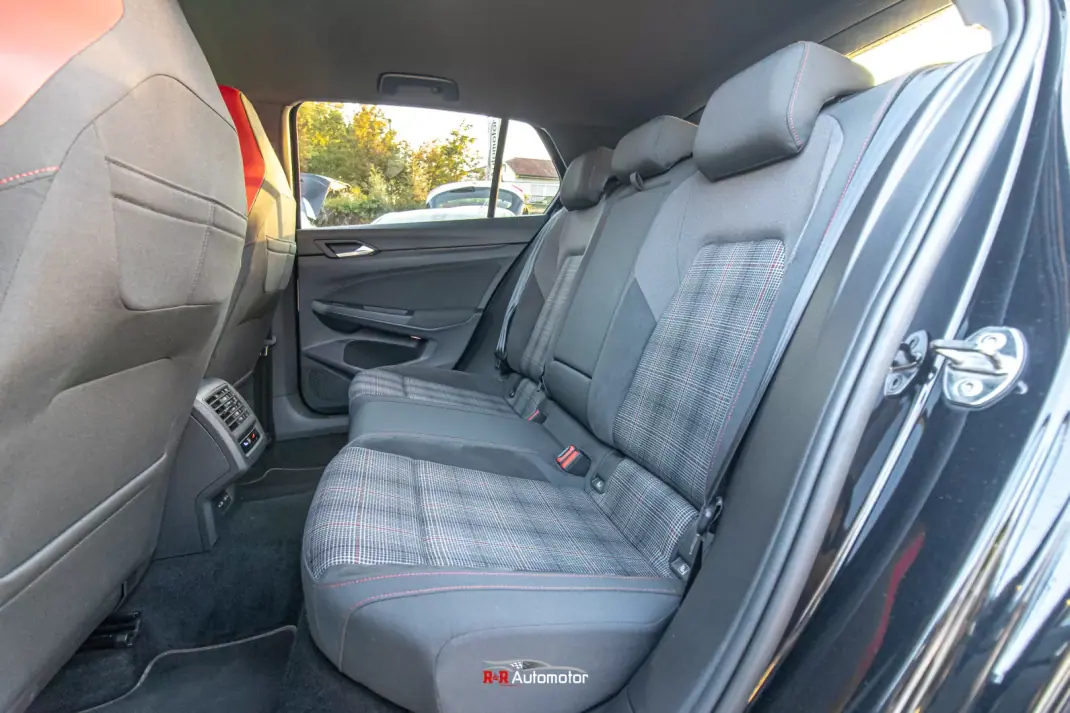 Volkswagen Golf 2021 - 34250 EUR, 54000 km - 54000km - foto 24 de 47