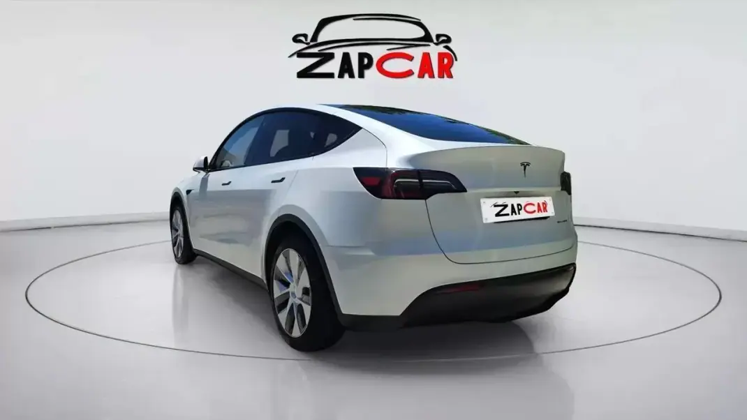 Tesla Model Y 2023 - 33490 EUR, 36225 km - AUTO.MOTO.pt - 36225km - foto 5 de 9