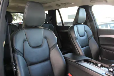 Volvo XC 90 2022 — photo 6 of 10