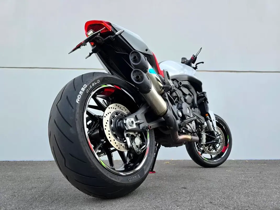 Ducati Monster 1000 2025 - 10500 EUR, 4500 km - 4500km - foto 7 de 22
