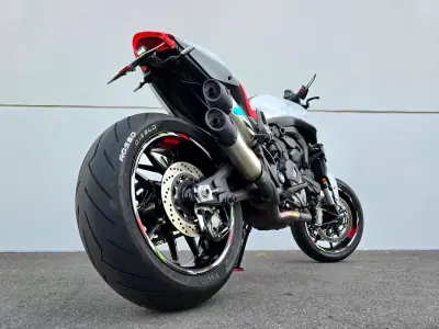 Ducati Monster 1000 2025 - 10500 EUR, 4500 km - 4500km - foto 7 de 22