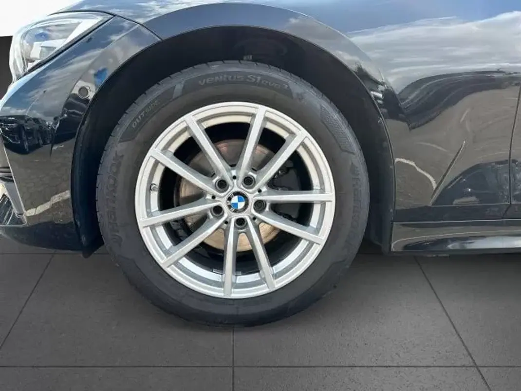 BMW 320 2020 - 29600 EUR, 171650 km - AUTO.MOTO.pt - 171650km - foto 9 de 24