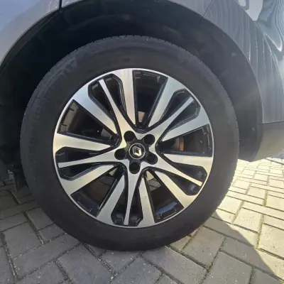Renault Espace 2015 - 18950 EUR, 122067 km - AUTO.MOTO.pt - 122067km - foto 40 de 47