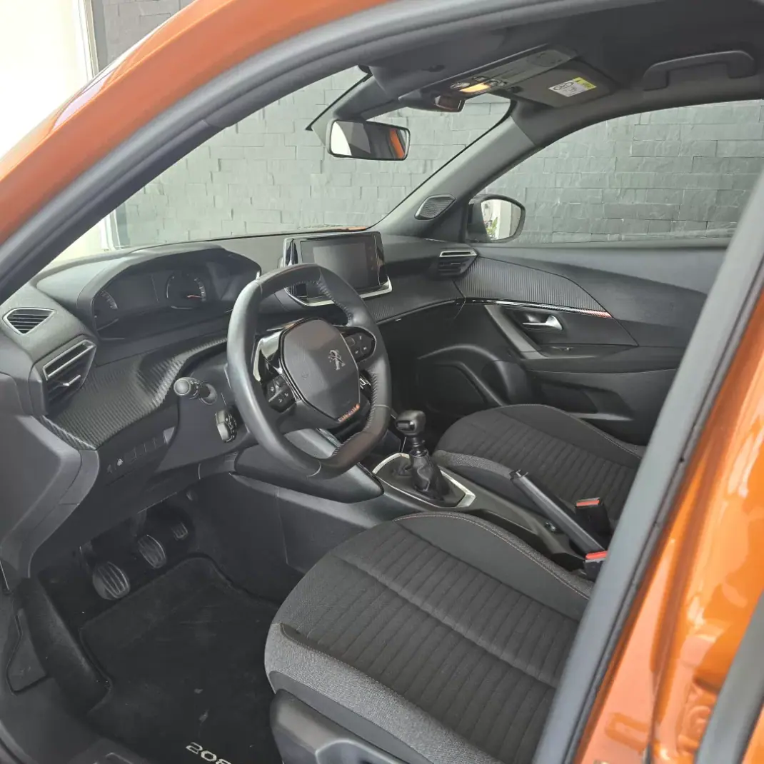 Peugeot 2008 2023 - 16750 EUR, 52595 km - 52595km - foto 16 de 28