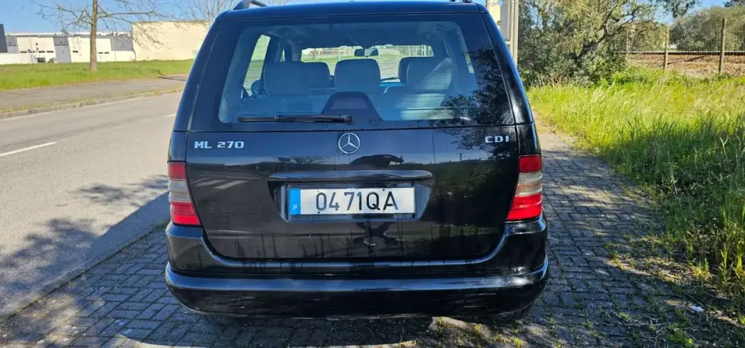 Mercedes-Benz ML 270 2000 - 6990 EUR, 266000 km - AUTO.MOTO.pt - 266000km - foto 10 de 22