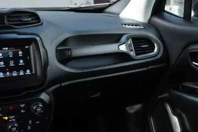 Jeep Renegade 2020 - 18500 EUR, 99000 km - AUTO.MOTO.pt - 99000km - foto 18 de 31
